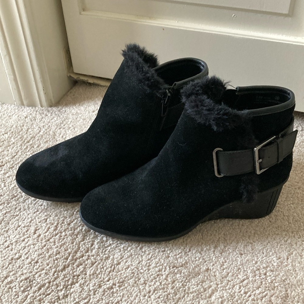 Aerosoles genuine suede wedge booties